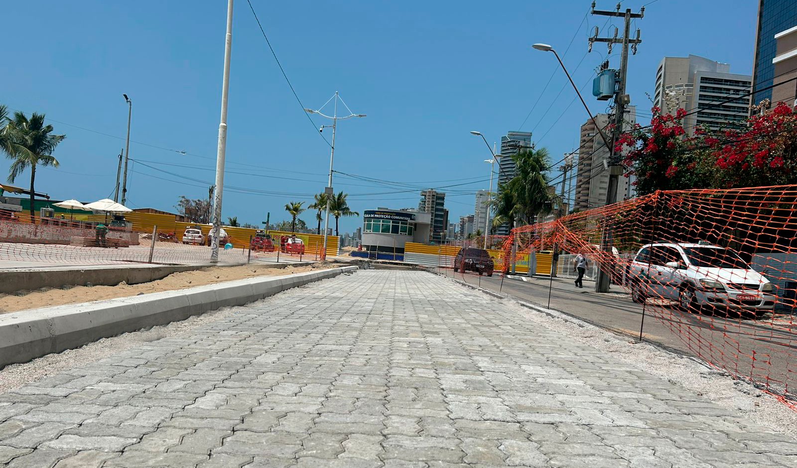 piso de calçamento da av. historiador raimundo girão